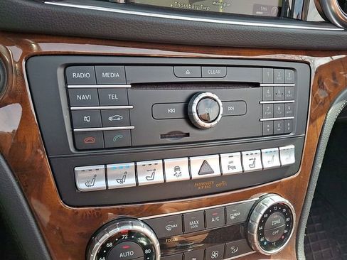 Used 2018 Mercedes-Benz SL 550 image 15