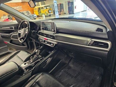 Used 2020 Kia Telluride S w/ S 8 Passenger Seating Package AWD/4WD image 8