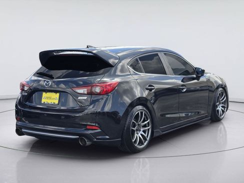 Used 2018 MAZDA MAZDA3 Touring w/ Appearance Package FWD image 8