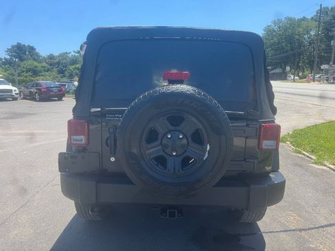 Used 2015 Jeep Wrangler Unlimited Sport w/ Max Tow Package AWD/4WD image 5