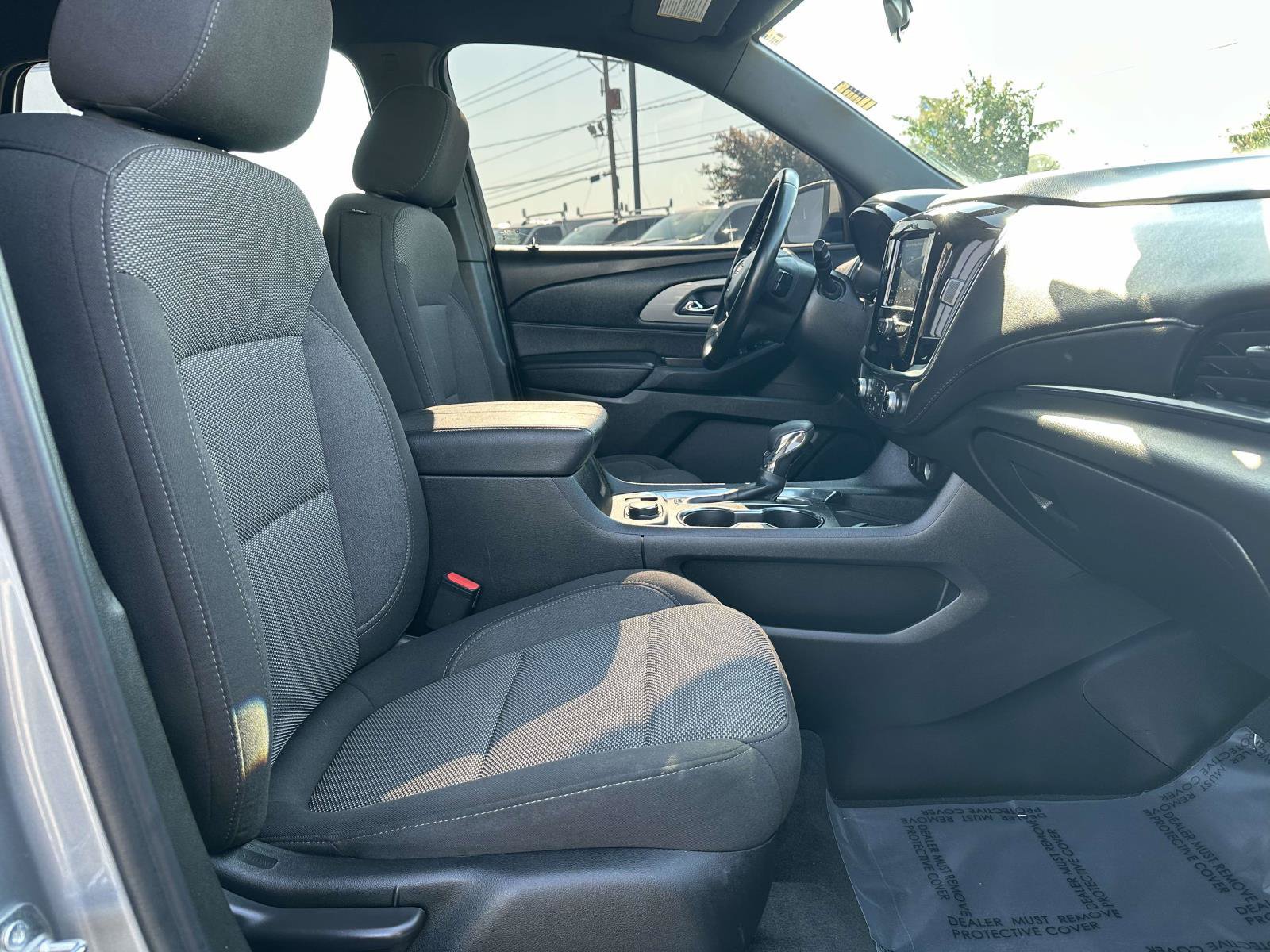 Used 2023 Chevrolet Traverse LT FWD image 29