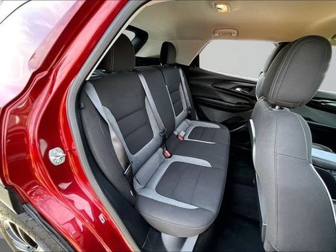 Used 2025 Chevrolet TrailBlazer LT AWD/4WD image 24