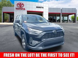 Used 2022 Toyota RAV4 XLE w/ Convenience Package FWD video 1