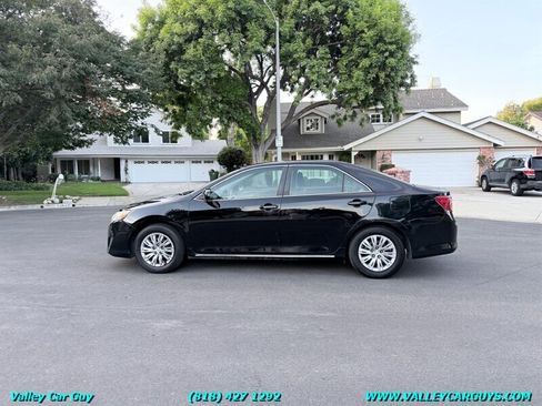 Used 2012 Toyota Camry LE FWD image 8