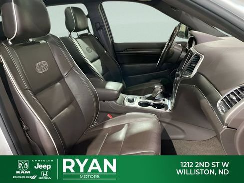 Used 2018 Jeep Grand Cherokee Overland AWD/4WD image 37