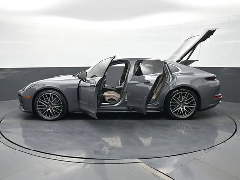 Certified 2025 Porsche Panamera 4 AWD/4WD image 30