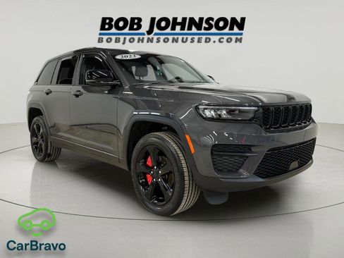 Used 2023 Jeep Grand Cherokee Altitude image 1