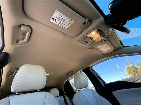 Used 2024 Buick Encore GX Avenir w/ Avenir Convenience Package image 17