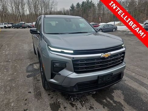Used 2024 Chevrolet Traverse LS image 6