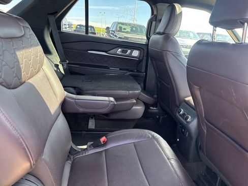 Used 2025 Ford Explorer Platinum w/ LUX Leather Package image 6