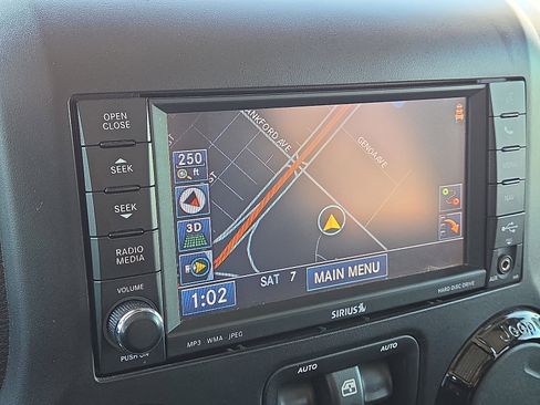 Used 2014 Jeep Wrangler Unlimited Sahara image 16