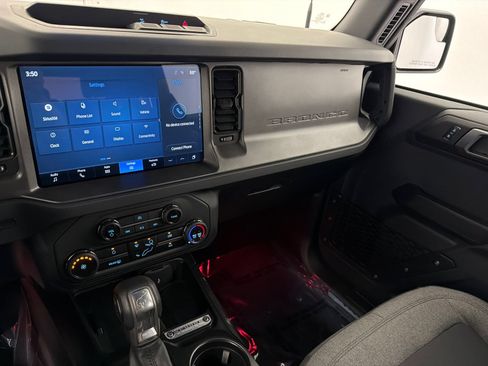 Used 2025 Ford Bronco 4-Door AWD/4WD image 21