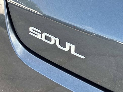 Used 2025 Kia Soul S FWD image 11