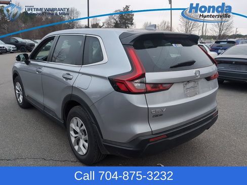 Used 2023 Honda CR-V LX image 5