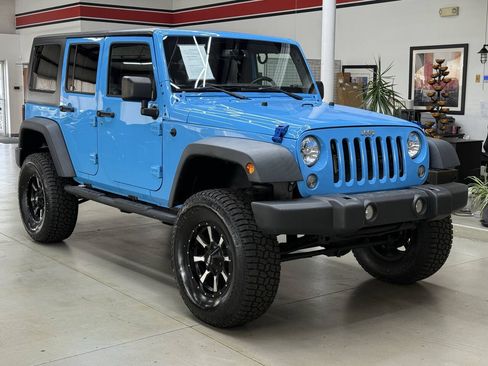 Used 2018 Jeep Wrangler Unlimited Sport S AWD/4WD image 2