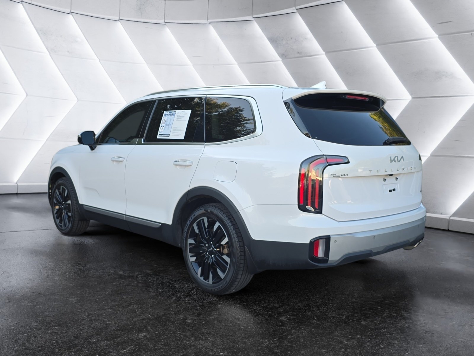 Used 2024 Kia Telluride SX Prestige AWD/4WD image 3