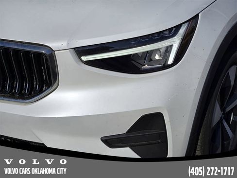 Used 2025 Volvo XC40 B5 Core w/ Protection Package Premier image 30