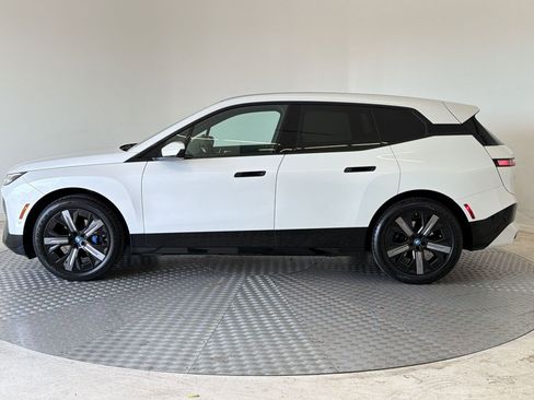 Used 2025 BMW iX xDrive50 w/ Premium Package AWD/4WD image 2
