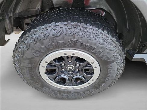Used 2022 Ford Bronco Badlands w/ Sasquatch Package AWD/4WD image 11