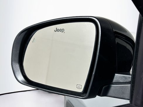 Used 2025 Jeep Compass Limited AWD/4WD image 16