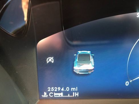 Used 2023 Lincoln Corsair AWD w/ Rear Removable Package Tray image 9