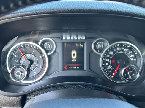 Used 2023 RAM 2500 Big Horn w/ Level 1 Equipment Group image 12