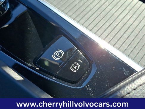 Certified 2023 Volvo XC60 B5 Core image 27