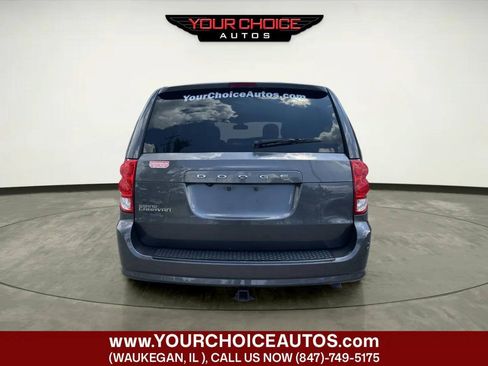Used 2020 Dodge Grand Caravan SE FWD image 4