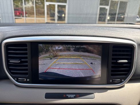 Used 2020 Kia Sportage LX image 20