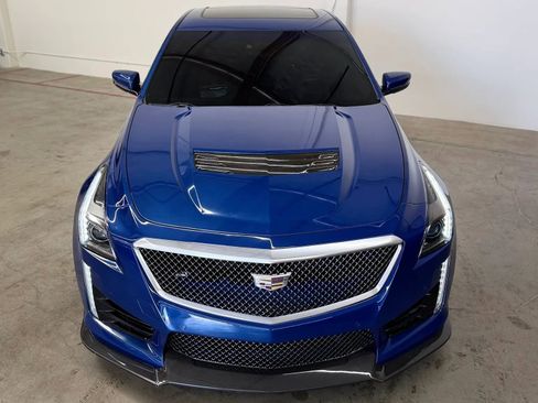 Used 2019 Cadillac CTS V w/ Luxury Package RWD image 6