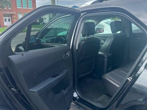 Used 2017 Chevrolet Equinox Premier w/ Enhanced Convenience Package AWD/4WD image 14