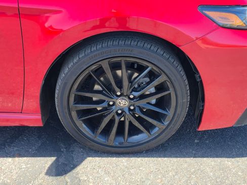 Used 2021 Toyota Camry SE image 11