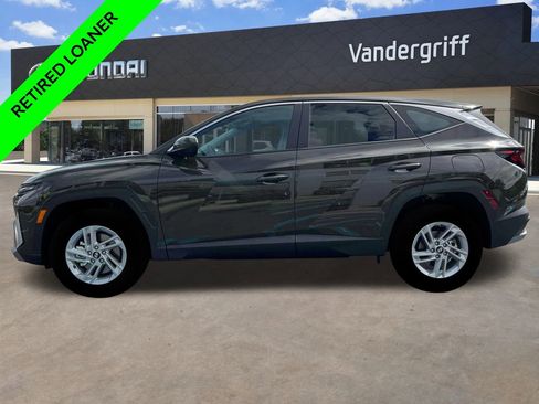 New 2025 Hyundai Tucson SE image 3