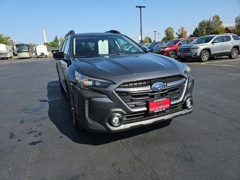 Used 2025 Subaru Outback Premium image 71