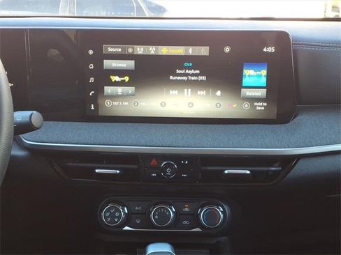 Certified 2025 Nissan Kicks SV image 23