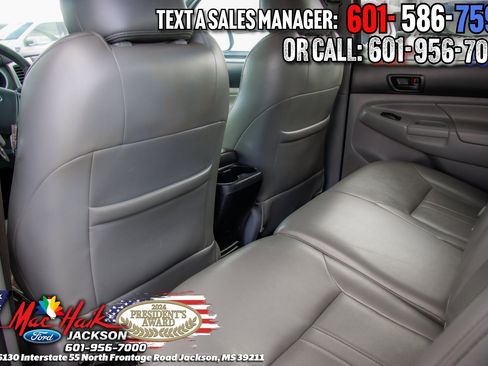 Used 2013 Toyota Tacoma PreRunner w/ TRD Sport Pkg image 10