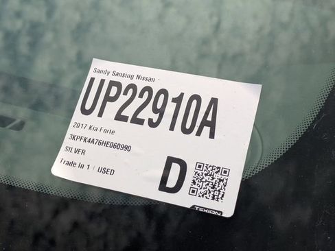 Used 2017 Kia Forte LX image 7