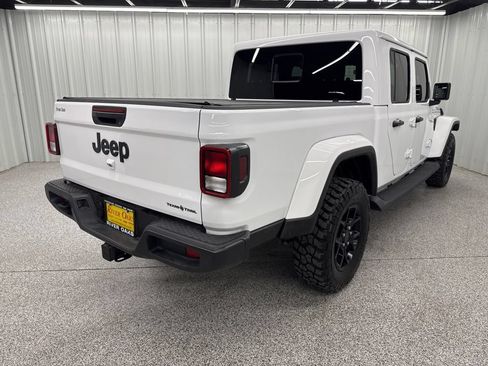 Used 2025 Jeep Gladiator Mojave AWD/4WD image 6