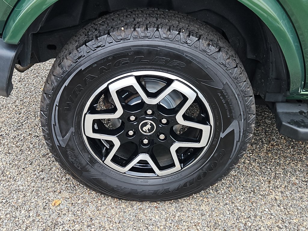 Used 2022 Ford Bronco Outer Banks AWD/4WD image 9