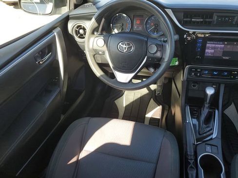 Used 2019 Toyota Corolla LE image 8