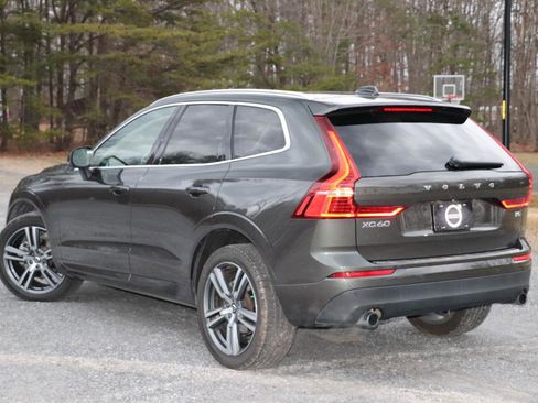 Used 2020 Volvo XC60 T5 Momentum w/ Protection Package Premier image 37