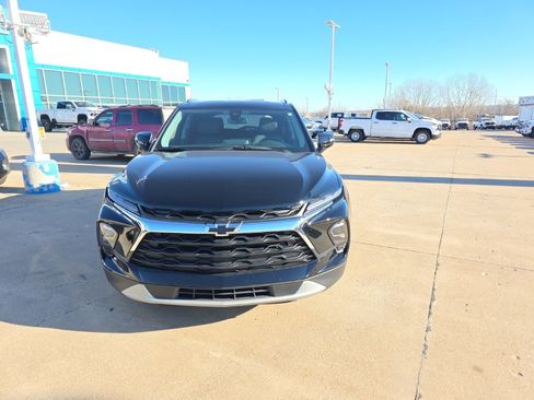 Used 2023 Chevrolet Blazer LT image 2