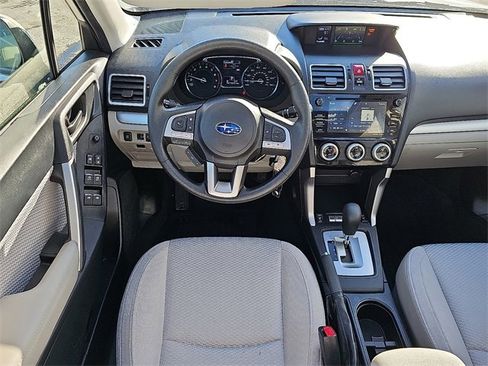 Used 2018 Subaru Forester 2.5i Premium image 11