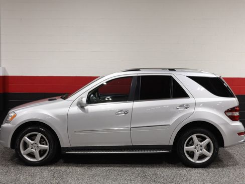 Used 2009 Mercedes-Benz ML 550 4MATIC image 24