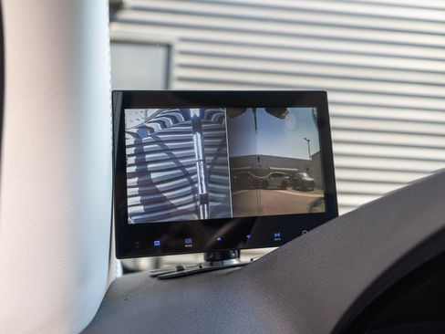 Used 2024 Mercedes-Benz Sprinter 3500 image 13