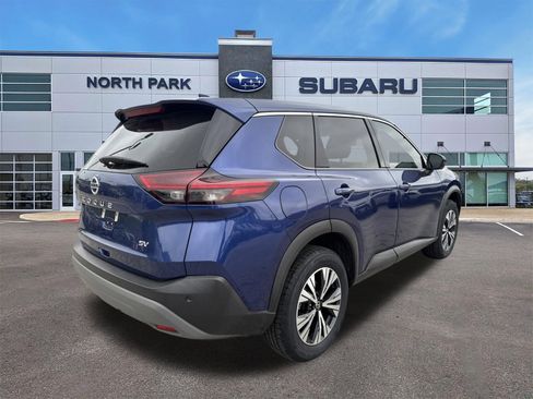 Used 2021 Nissan Rogue SV FWD image 3