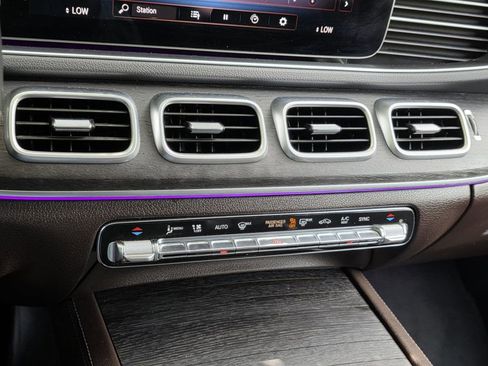 Used 2020 Mercedes-Benz GLE 450 4MATIC image 25