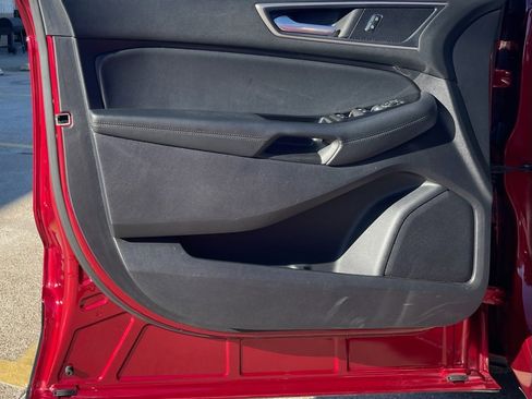 Used 2019 Ford Edge SEL w/ Equipment Group 201A image 33