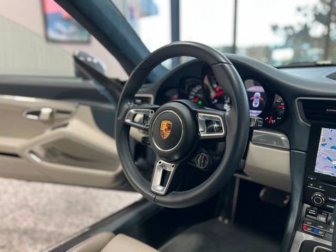 Used 2017 Porsche 911 Carrera 4S image 29