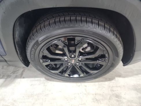 Used 2022 GMC Terrain SLT w/ Tech Package image 13